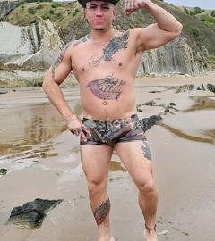 Tatuado, des complicado, discreción, masaje